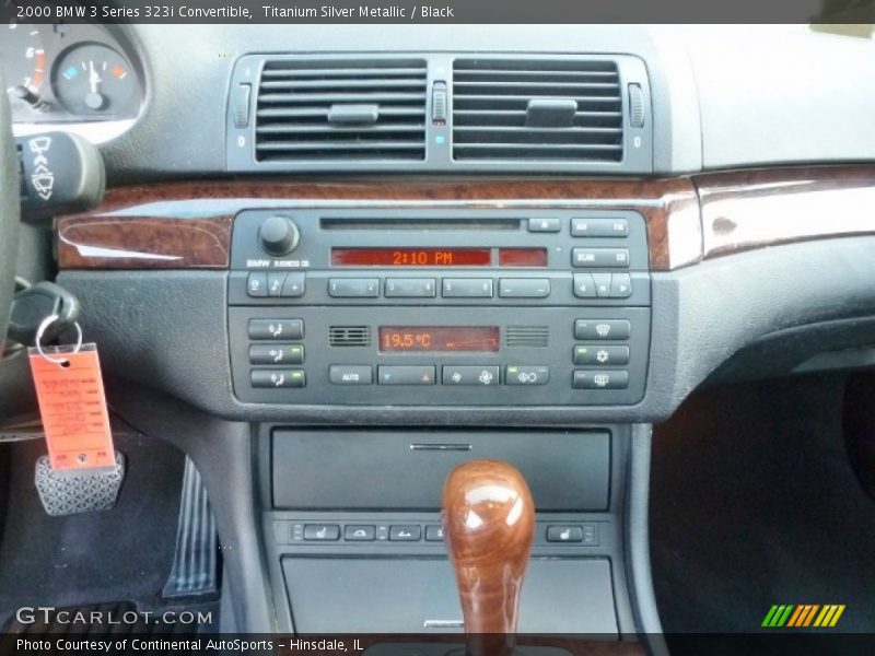 Controls of 2000 3 Series 323i Convertible