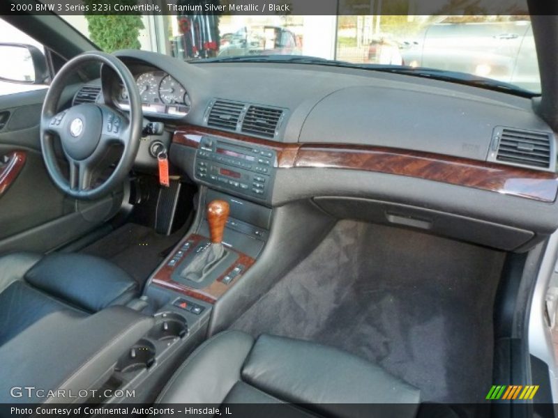 Dashboard of 2000 3 Series 323i Convertible