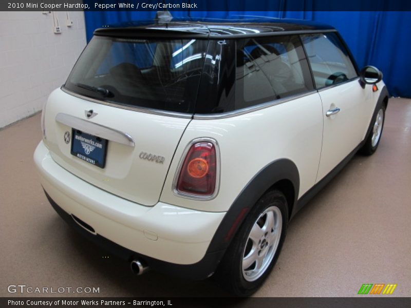 Pepper White / Grey/Carbon Black 2010 Mini Cooper Hardtop