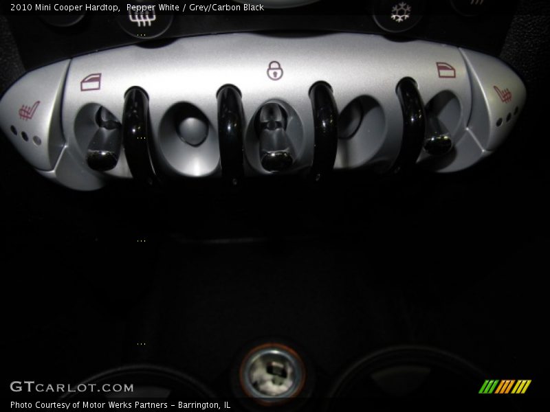 Pepper White / Grey/Carbon Black 2010 Mini Cooper Hardtop