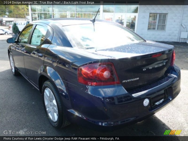 True Blue Pearl / Black/Light Frost Beige 2014 Dodge Avenger SE