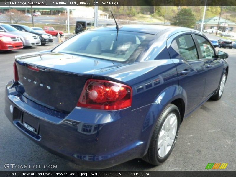 True Blue Pearl / Black/Light Frost Beige 2014 Dodge Avenger SE