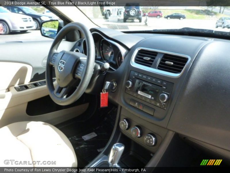 True Blue Pearl / Black/Light Frost Beige 2014 Dodge Avenger SE