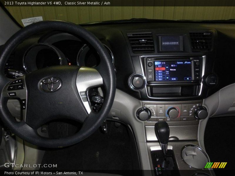 Classic Silver Metallic / Ash 2013 Toyota Highlander V6 4WD