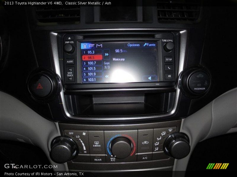 Classic Silver Metallic / Ash 2013 Toyota Highlander V6 4WD