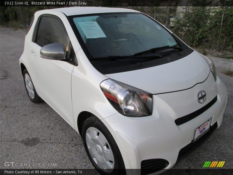 Blizzard White Pearl / Dark Gray 2012 Scion iQ