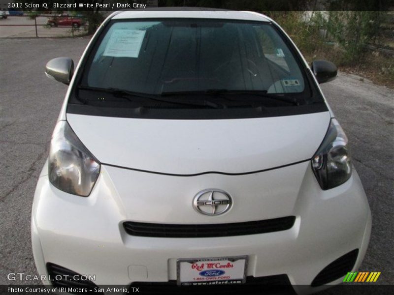 Blizzard White Pearl / Dark Gray 2012 Scion iQ