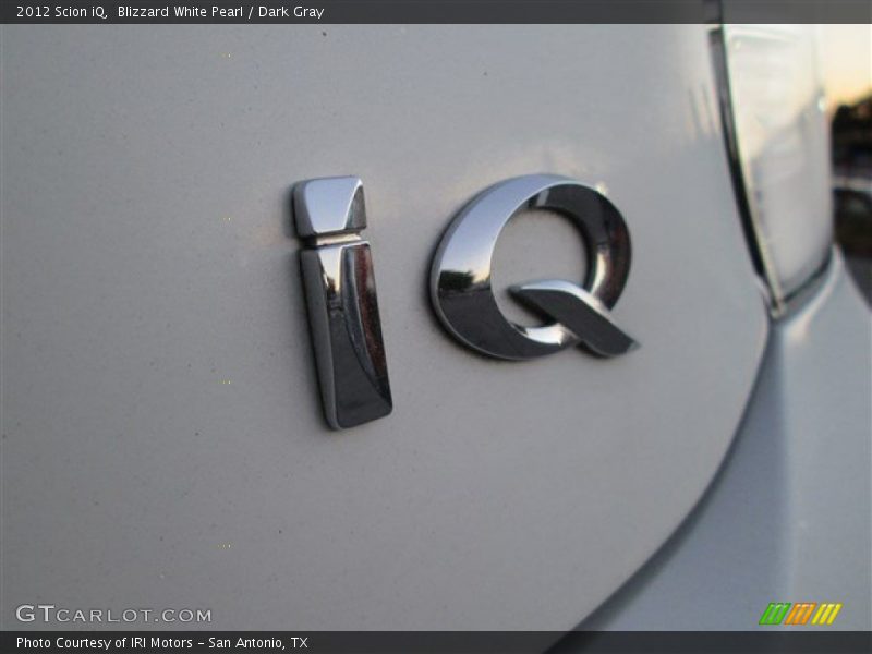 Blizzard White Pearl / Dark Gray 2012 Scion iQ