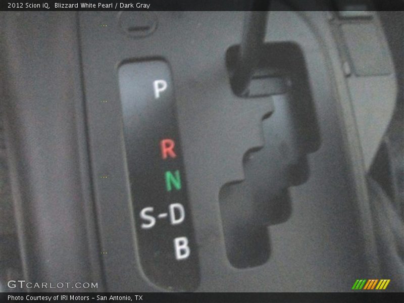 Blizzard White Pearl / Dark Gray 2012 Scion iQ