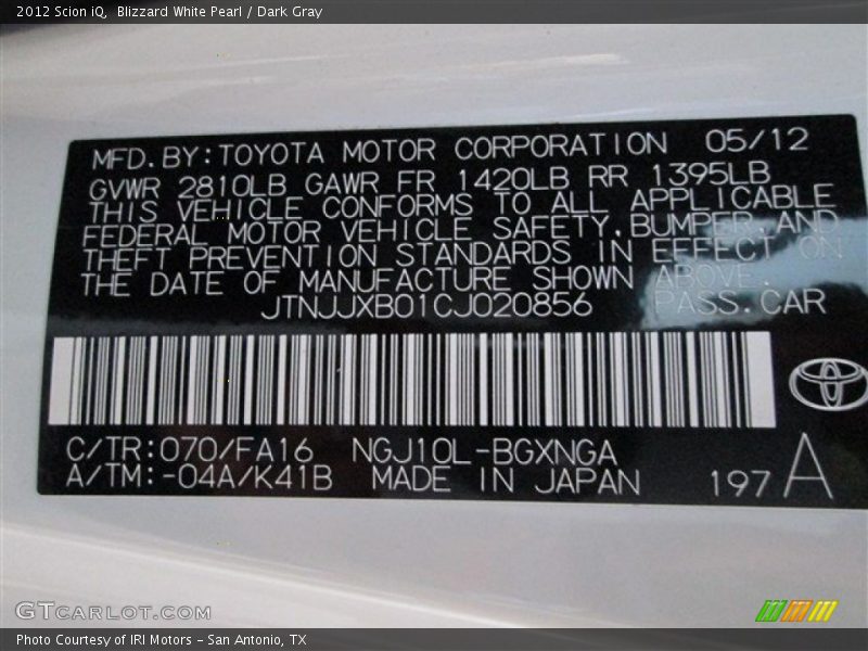 Blizzard White Pearl / Dark Gray 2012 Scion iQ