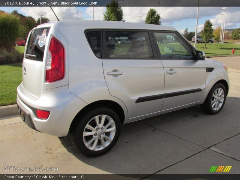 Bright Silver / Black Soul Logo Cloth 2012 Kia Soul +
