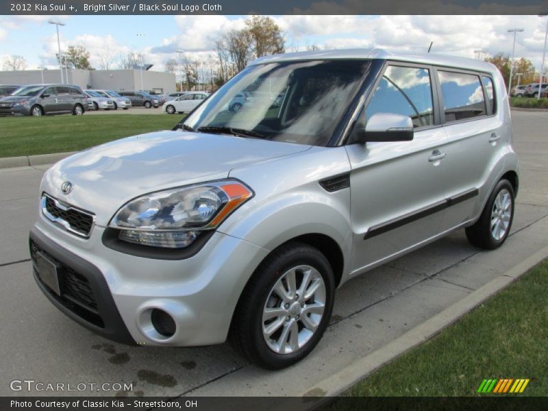 Front 3/4 View of 2012 Soul +