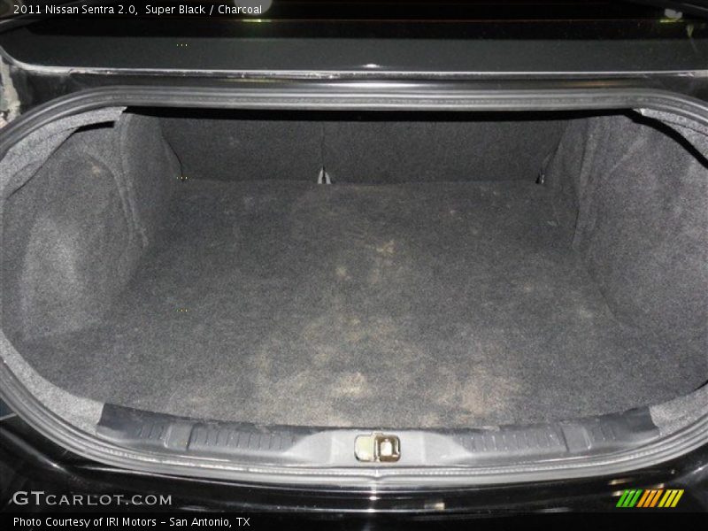 Super Black / Charcoal 2011 Nissan Sentra 2.0