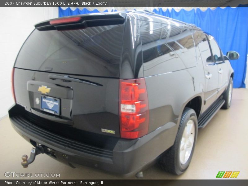 Black / Ebony 2007 Chevrolet Suburban 1500 LTZ 4x4