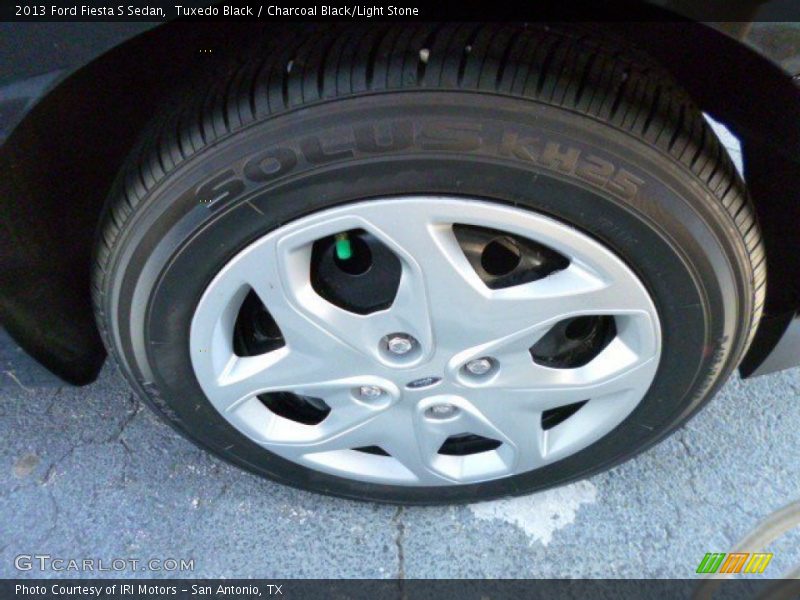 Tuxedo Black / Charcoal Black/Light Stone 2013 Ford Fiesta S Sedan