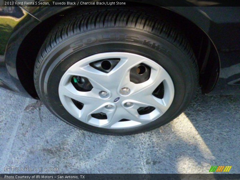 Tuxedo Black / Charcoal Black/Light Stone 2013 Ford Fiesta S Sedan