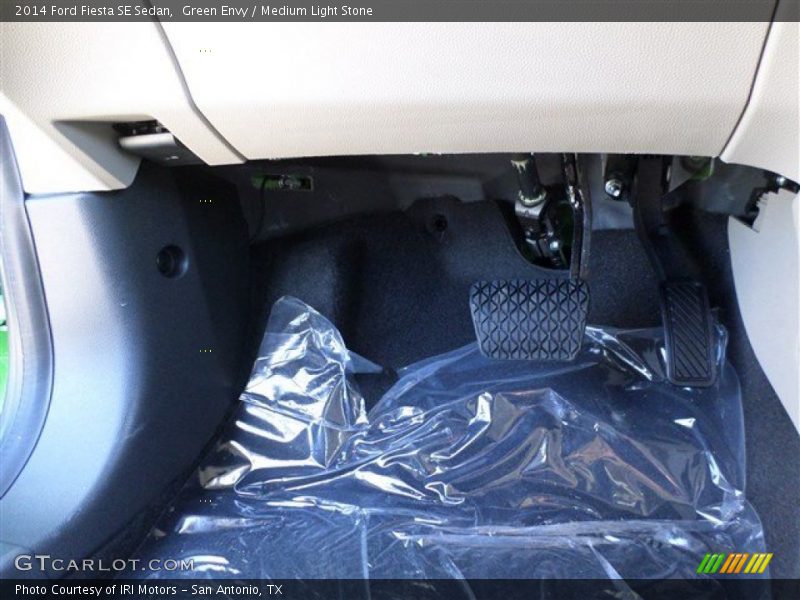 Green Envy / Medium Light Stone 2014 Ford Fiesta SE Sedan