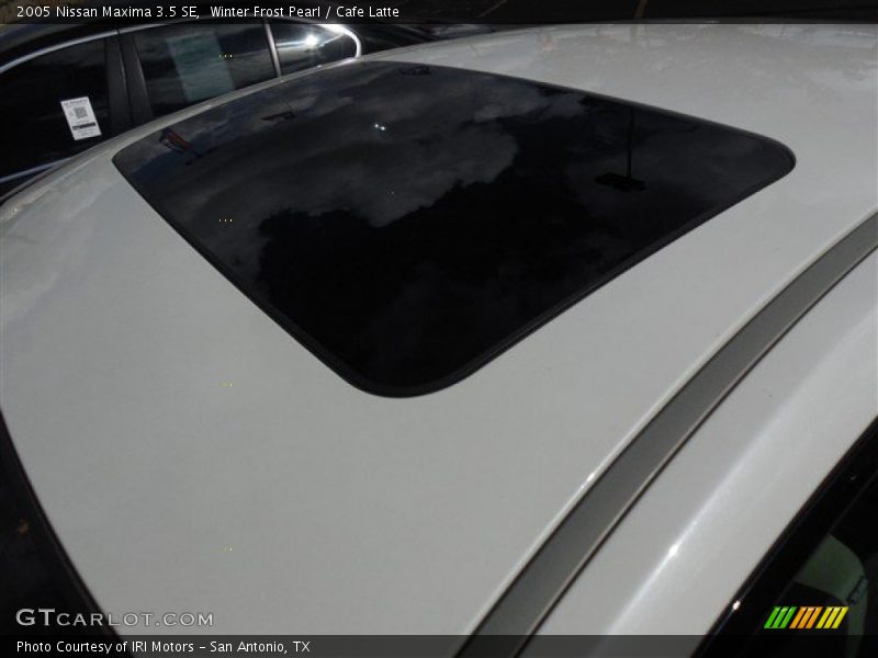 Winter Frost Pearl / Cafe Latte 2005 Nissan Maxima 3.5 SE