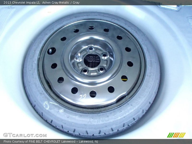 Ashen Gray Metallic / Gray 2013 Chevrolet Impala LS