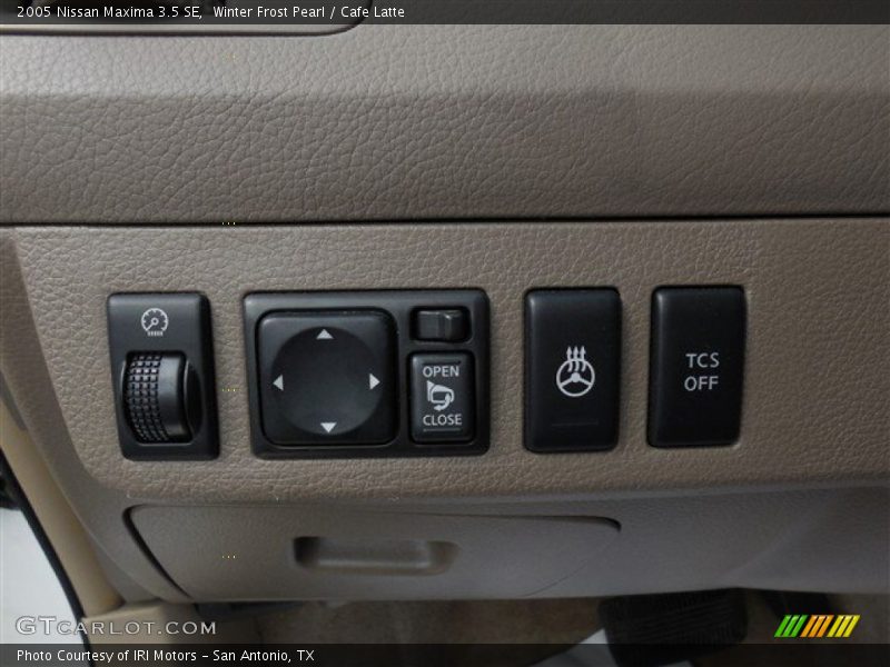 Winter Frost Pearl / Cafe Latte 2005 Nissan Maxima 3.5 SE