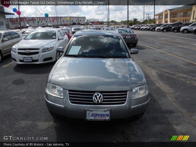 Stonehenge Grey Metallic / Grey 2004 Volkswagen Passat GLS Sedan