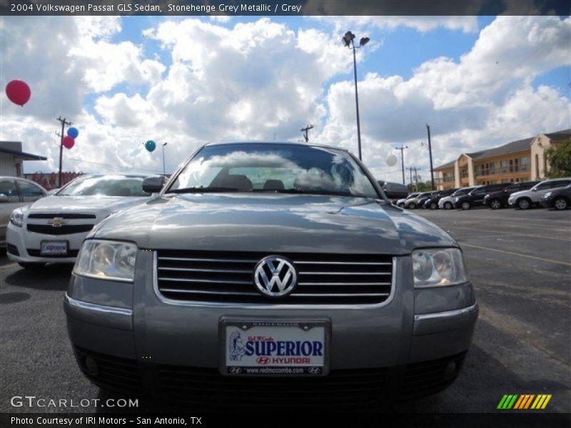 Stonehenge Grey Metallic / Grey 2004 Volkswagen Passat GLS Sedan