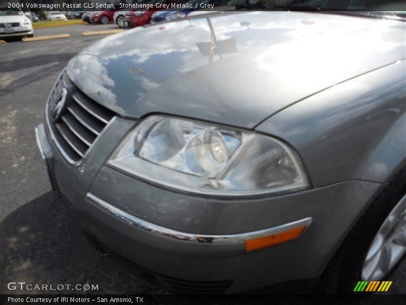 Stonehenge Grey Metallic / Grey 2004 Volkswagen Passat GLS Sedan