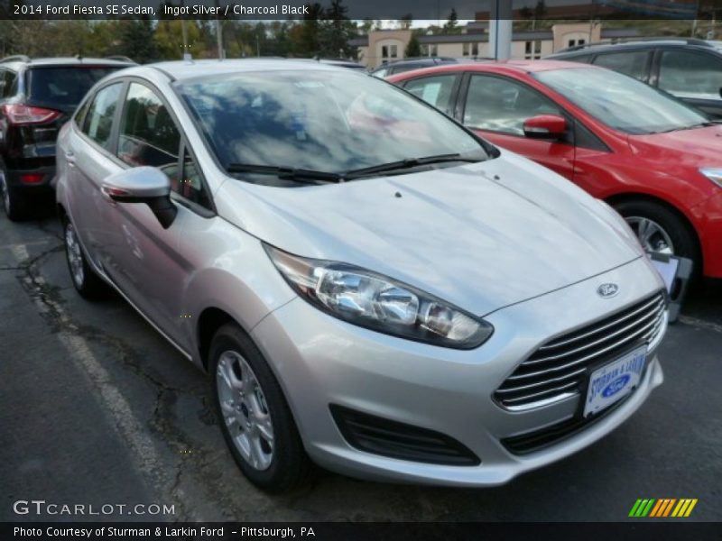 Ingot Silver / Charcoal Black 2014 Ford Fiesta SE Sedan