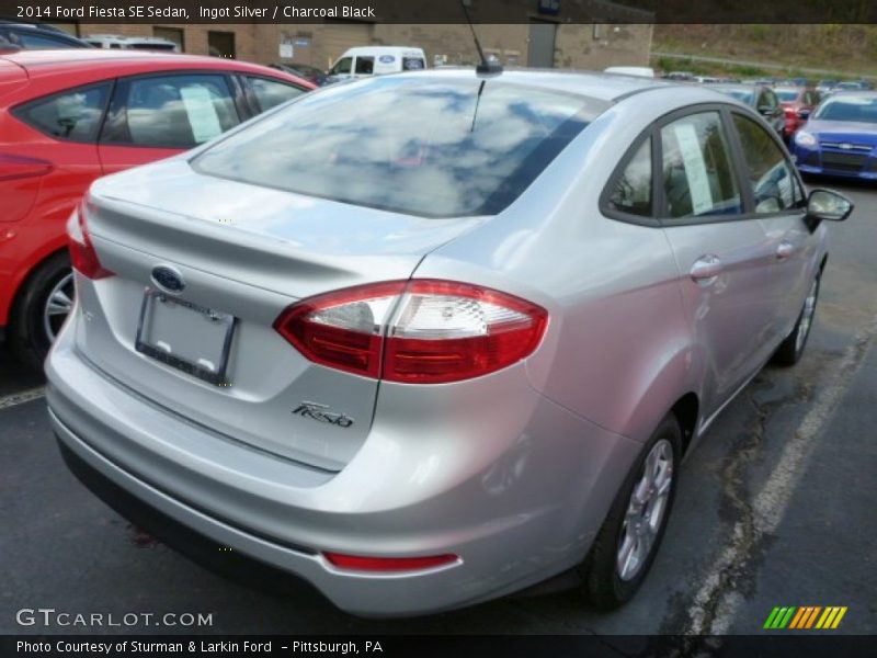 Ingot Silver / Charcoal Black 2014 Ford Fiesta SE Sedan
