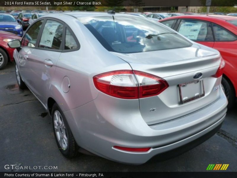 Ingot Silver / Charcoal Black 2014 Ford Fiesta SE Sedan