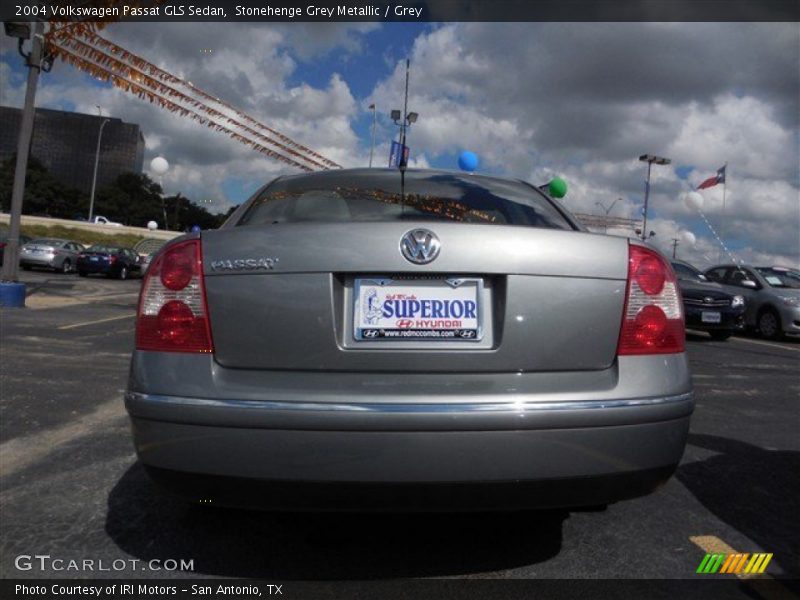 Stonehenge Grey Metallic / Grey 2004 Volkswagen Passat GLS Sedan