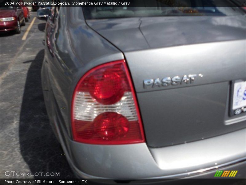 Stonehenge Grey Metallic / Grey 2004 Volkswagen Passat GLS Sedan