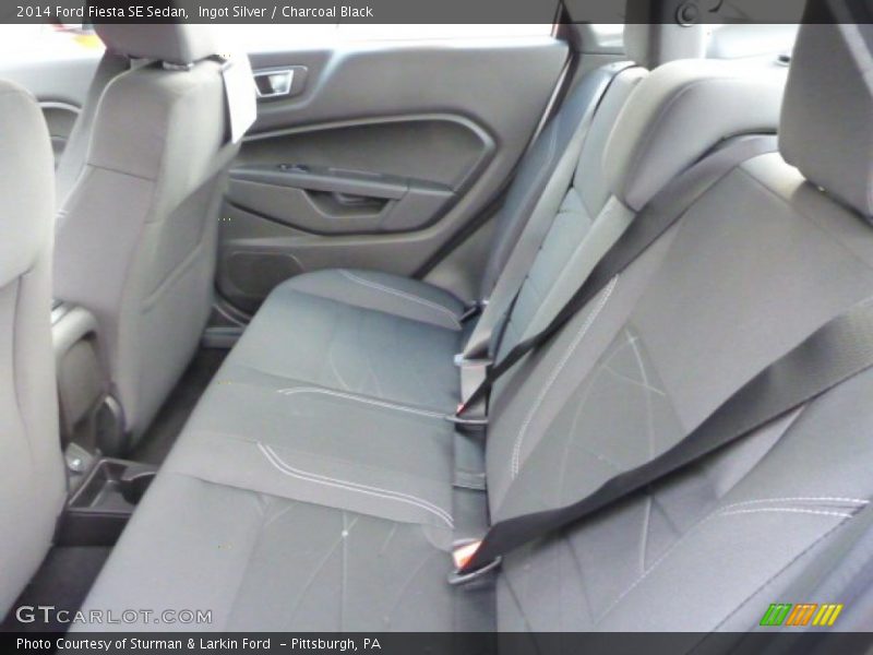Ingot Silver / Charcoal Black 2014 Ford Fiesta SE Sedan