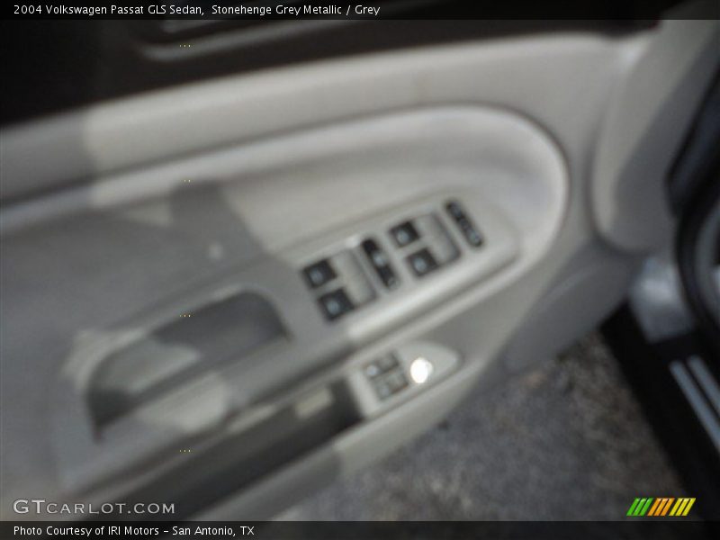 Stonehenge Grey Metallic / Grey 2004 Volkswagen Passat GLS Sedan