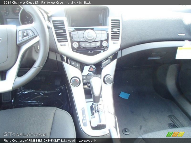 Rainforest Green Metallic / Jet Black 2014 Chevrolet Cruze LT