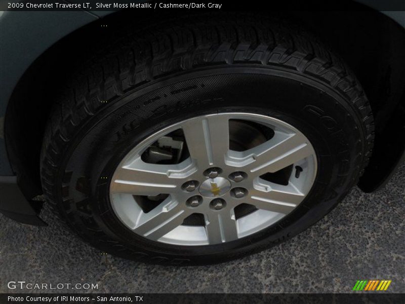 Silver Moss Metallic / Cashmere/Dark Gray 2009 Chevrolet Traverse LT