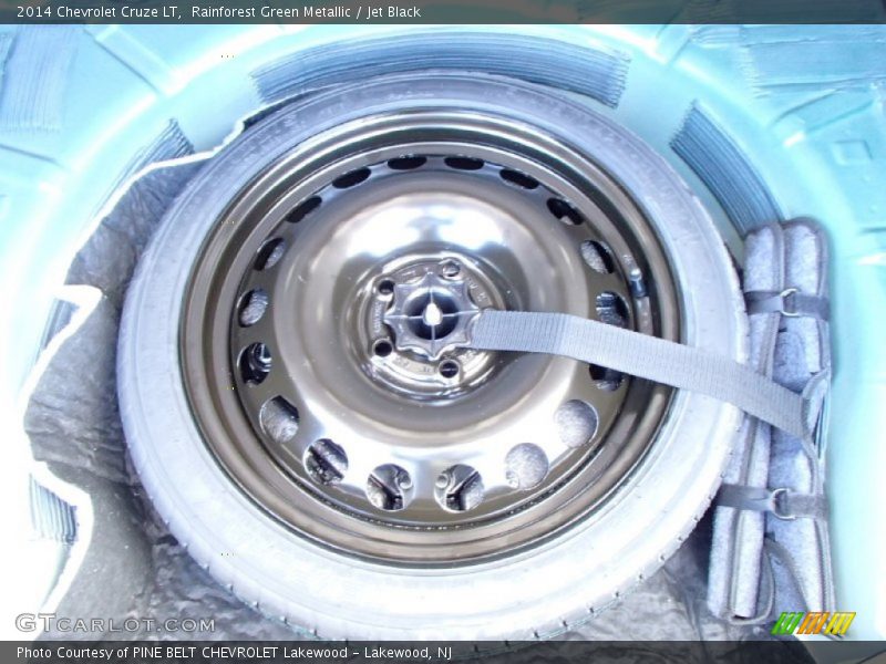Rainforest Green Metallic / Jet Black 2014 Chevrolet Cruze LT