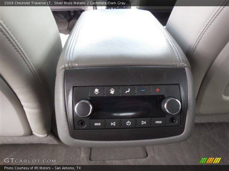 Silver Moss Metallic / Cashmere/Dark Gray 2009 Chevrolet Traverse LT
