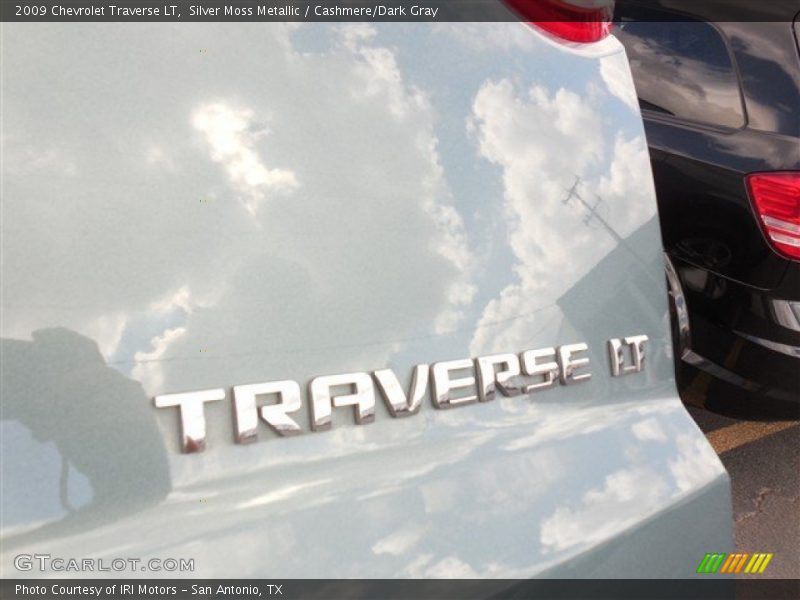 Silver Moss Metallic / Cashmere/Dark Gray 2009 Chevrolet Traverse LT