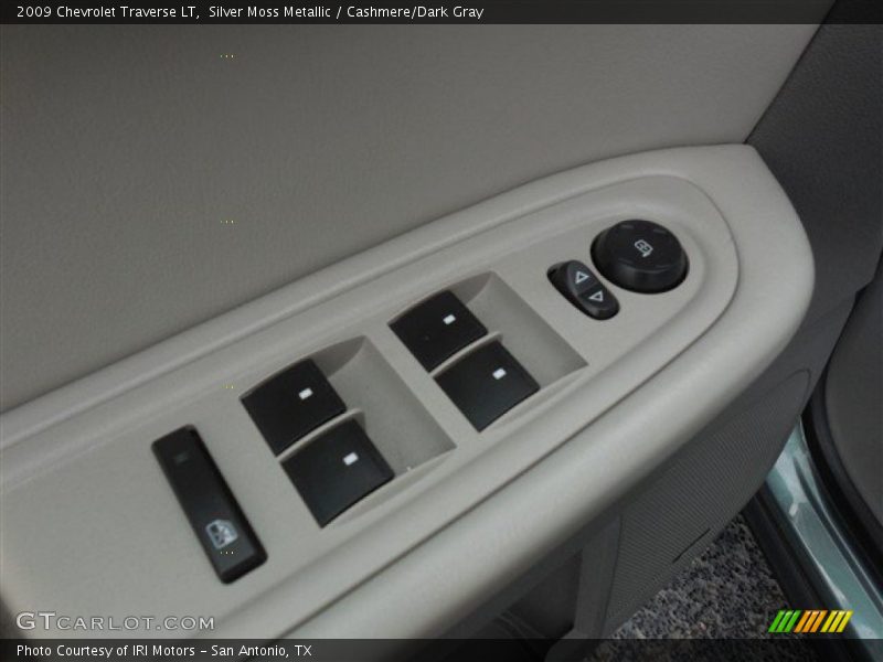 Silver Moss Metallic / Cashmere/Dark Gray 2009 Chevrolet Traverse LT