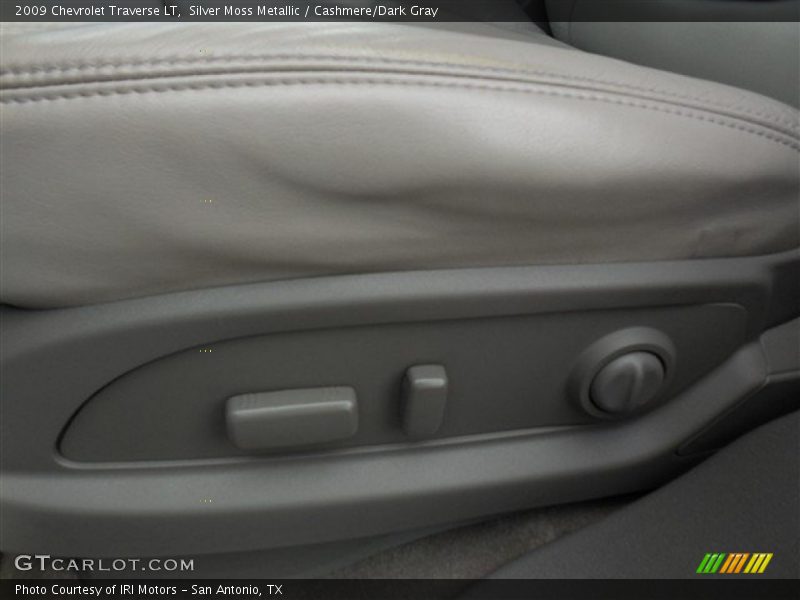 Silver Moss Metallic / Cashmere/Dark Gray 2009 Chevrolet Traverse LT