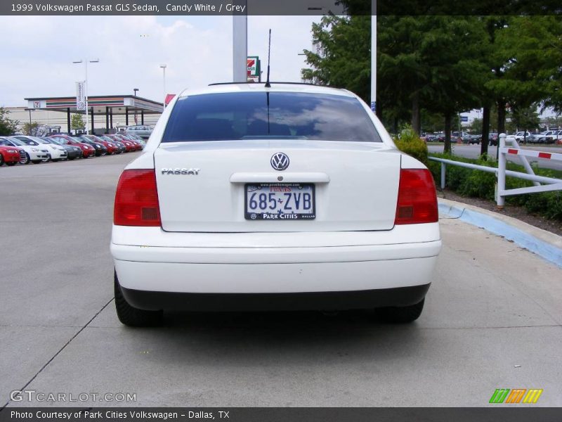 Candy White / Grey 1999 Volkswagen Passat GLS Sedan