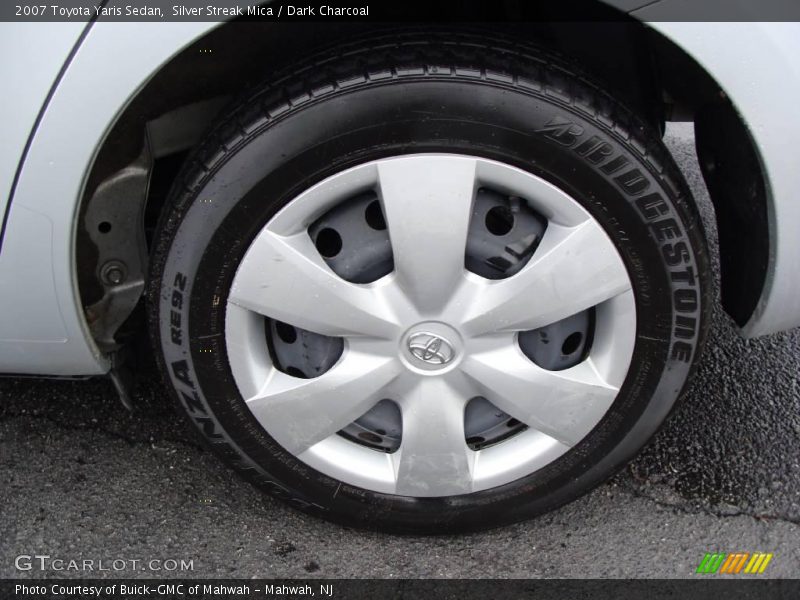 Silver Streak Mica / Dark Charcoal 2007 Toyota Yaris Sedan