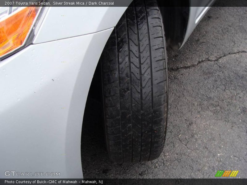 Silver Streak Mica / Dark Charcoal 2007 Toyota Yaris Sedan