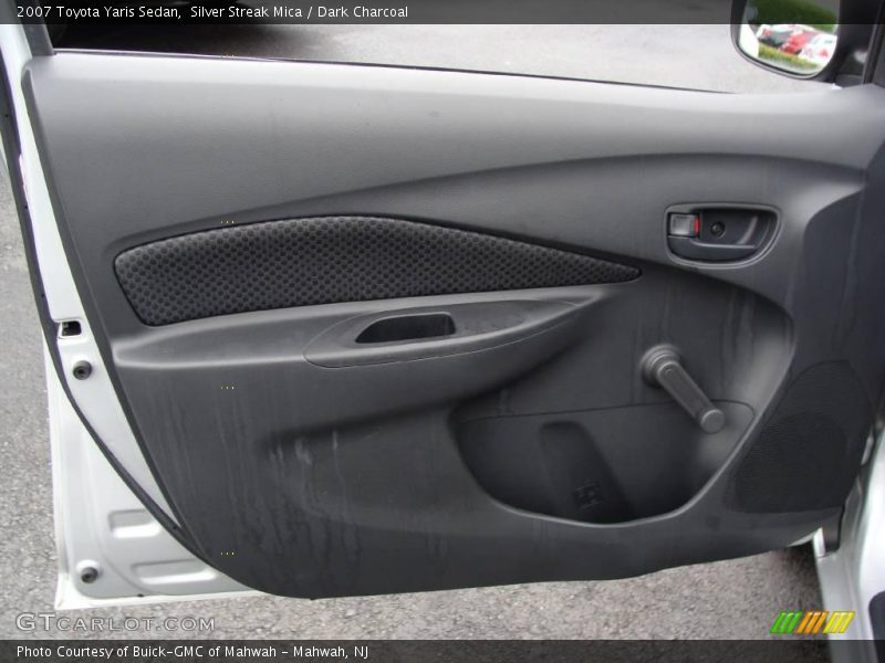 Silver Streak Mica / Dark Charcoal 2007 Toyota Yaris Sedan