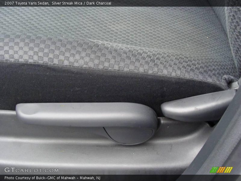 Silver Streak Mica / Dark Charcoal 2007 Toyota Yaris Sedan