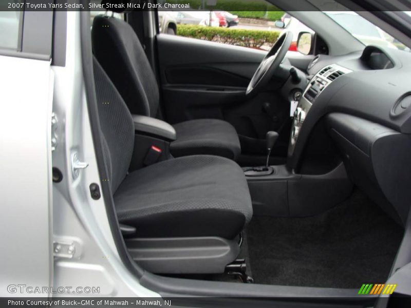 Silver Streak Mica / Dark Charcoal 2007 Toyota Yaris Sedan