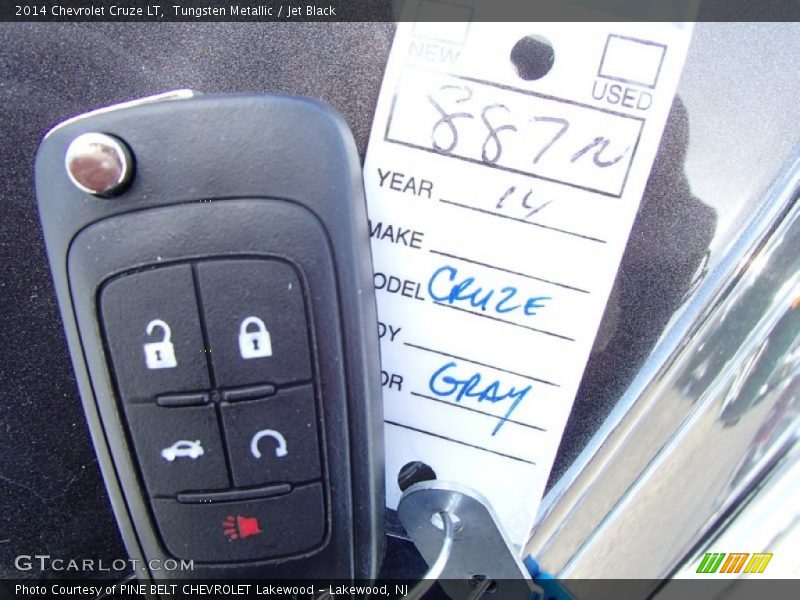 Tungsten Metallic / Jet Black 2014 Chevrolet Cruze LT