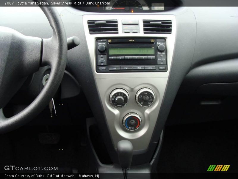 Silver Streak Mica / Dark Charcoal 2007 Toyota Yaris Sedan