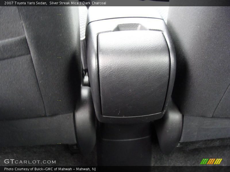 Silver Streak Mica / Dark Charcoal 2007 Toyota Yaris Sedan